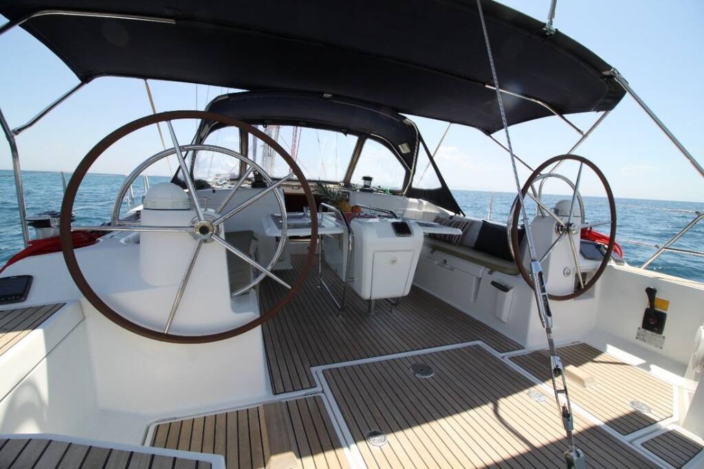 Sailing yacht Sun Odyssey 509 Jester