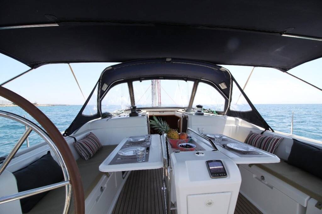 Sailing yacht Sun Odyssey 509 Jester