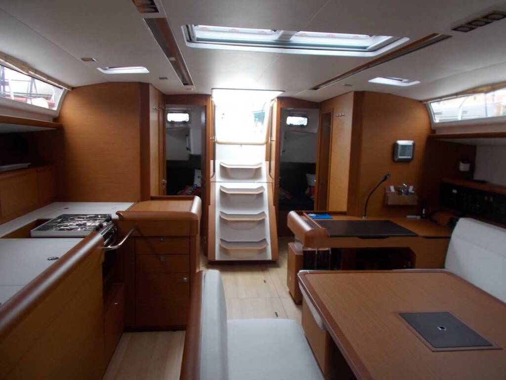 Sailing yacht Sun Odyssey 519 Bianca Lady Gio