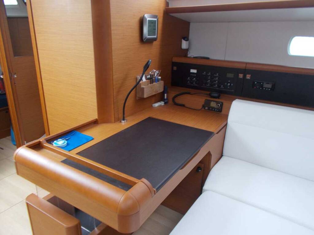 Sailing yacht Sun Odyssey 519 Bianca Lady Gio