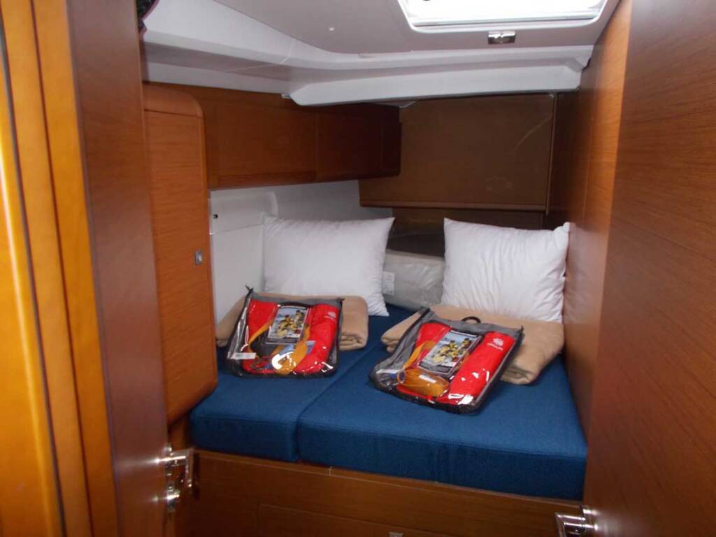 Sailing yacht Sun Odyssey 519 Bianca Lady Gio