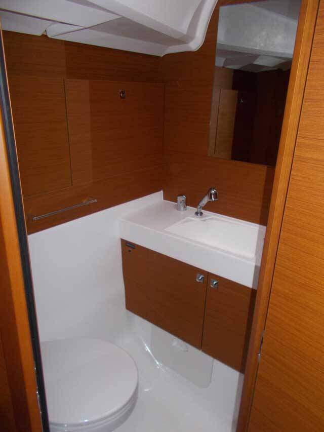Sailing yacht Sun Odyssey 519 Bianca Lady Gio