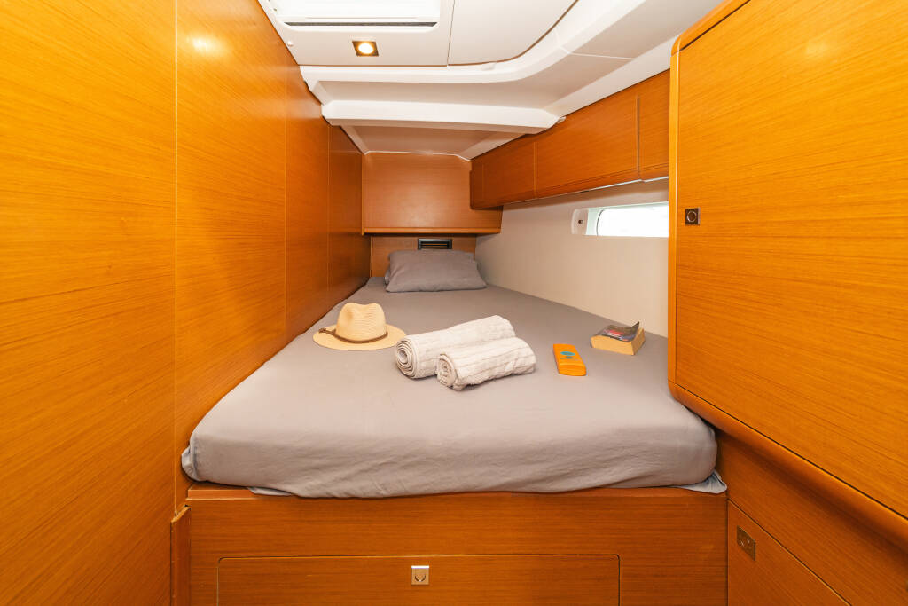 Sailing yacht Sun Odyssey 519 Eva
