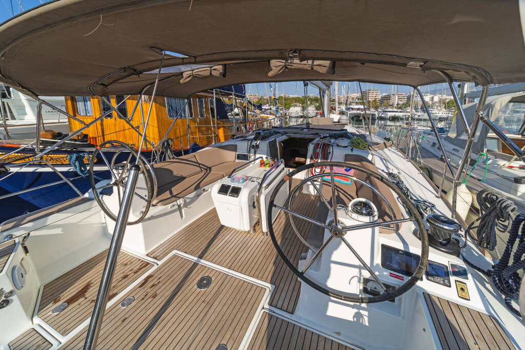 Sailing yacht Sun Odyssey 519 Eva