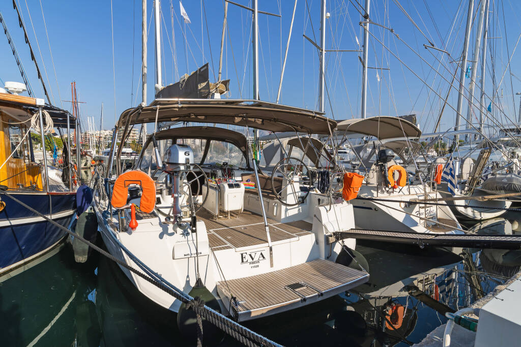 Sailing yacht Sun Odyssey 519 Eva