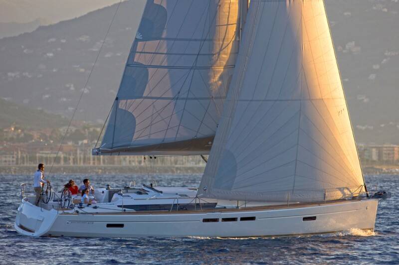 Sailing yacht Sun Odyssey 519 Eva