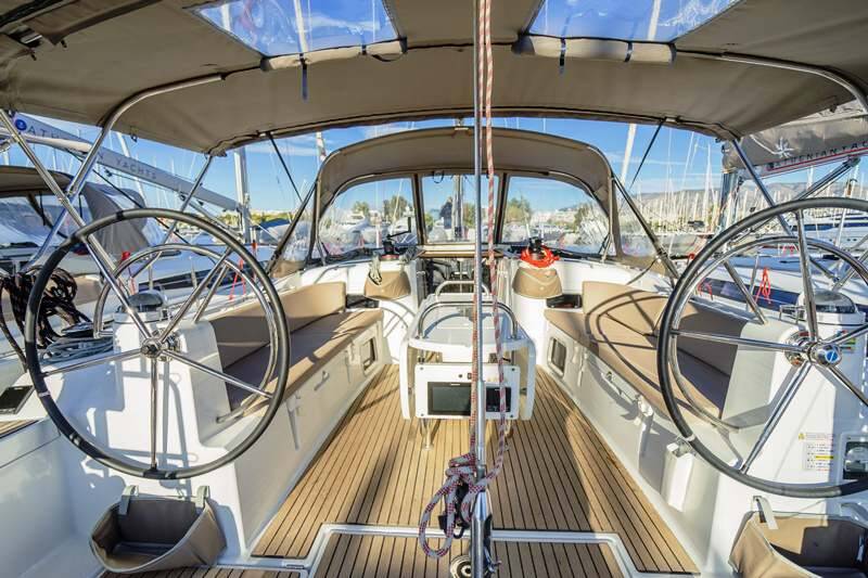 Sailing yacht Sun Odyssey 519 Mayflower