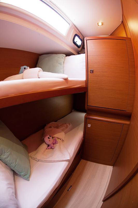 Sailing yacht Sun Odyssey 519 Mayflower