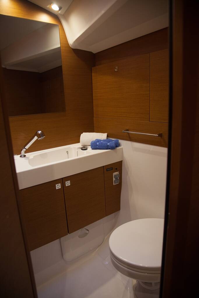 Sailing yacht Sun Odyssey 519 Mayflower