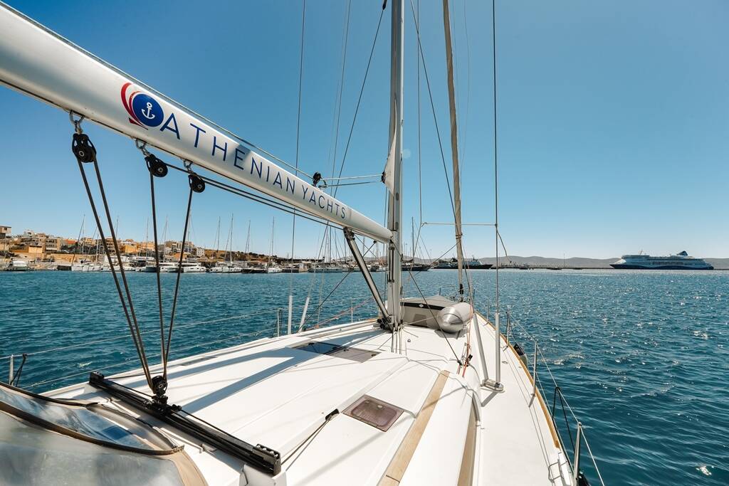 Sailing yacht Sun Odyssey 519 Maistros