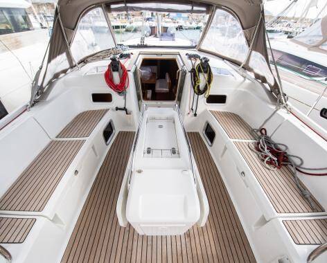 Sailing yacht Sun Odyssey 519 