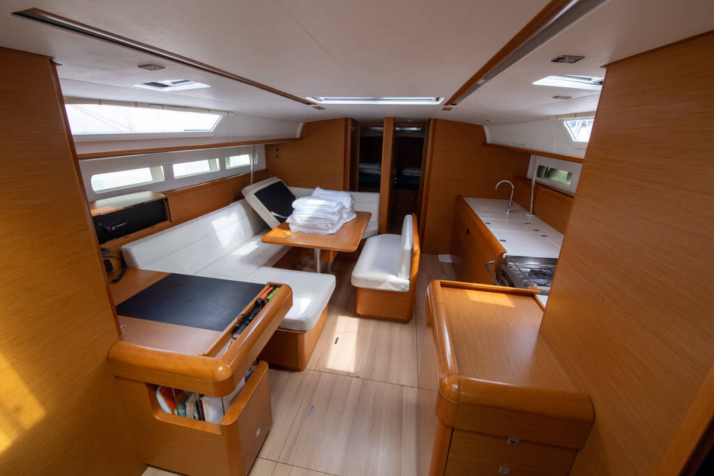 Sailing yacht Sun Odyssey 519 