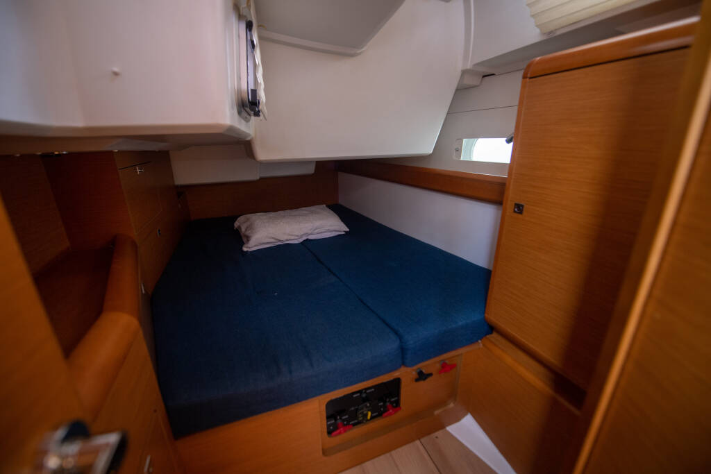 Sailing yacht Sun Odyssey 519 