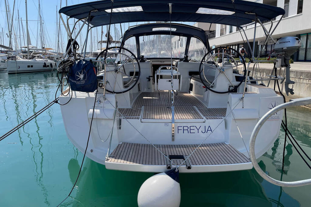 Sailing yacht Sun Odyssey 519 Freyja