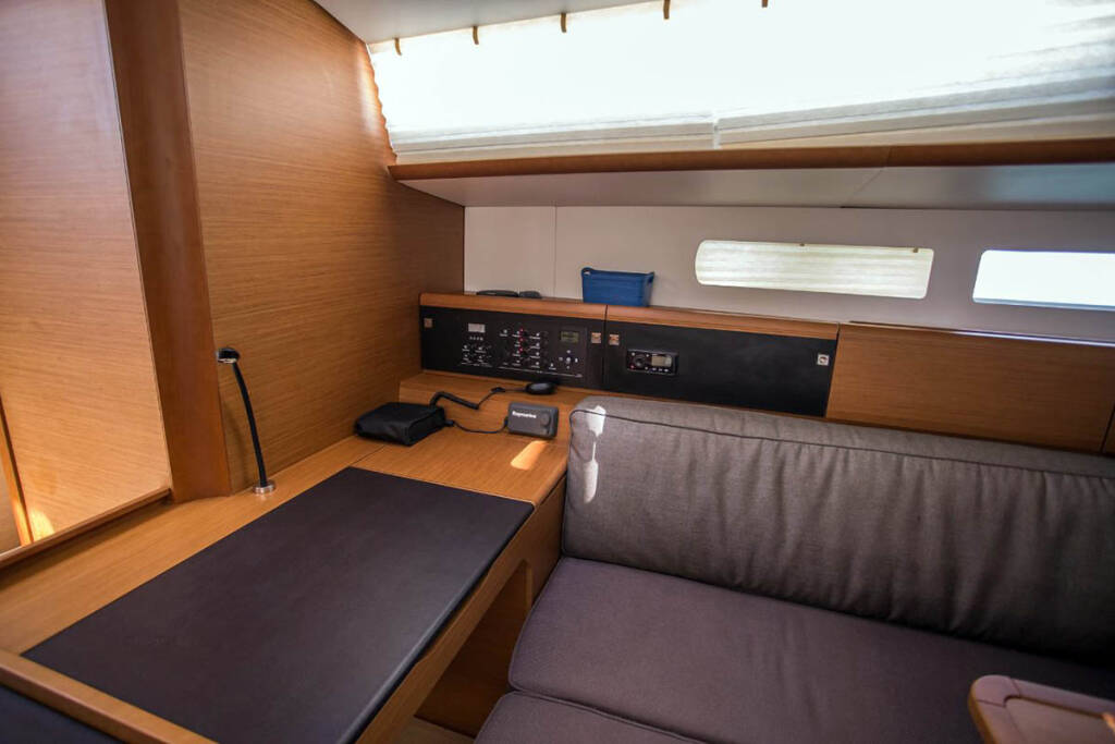 Sailing yacht Sun Odyssey 519 Freyja
