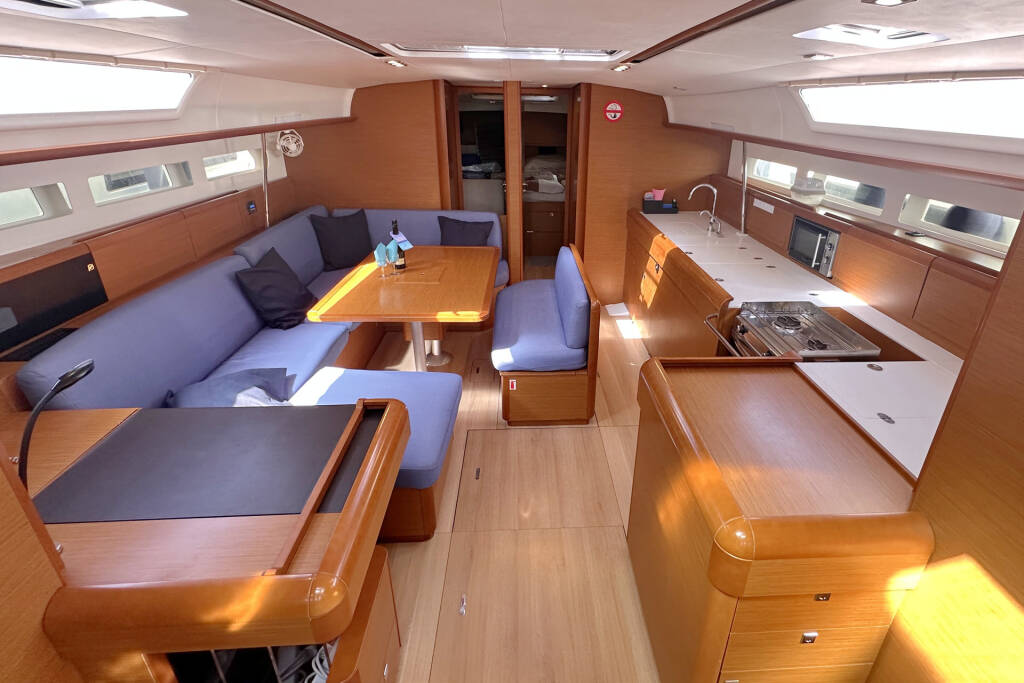 Sailing yacht Sun Odyssey 519 Alea
