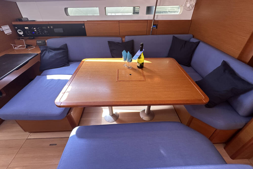 Sailing yacht Sun Odyssey 519 Alea