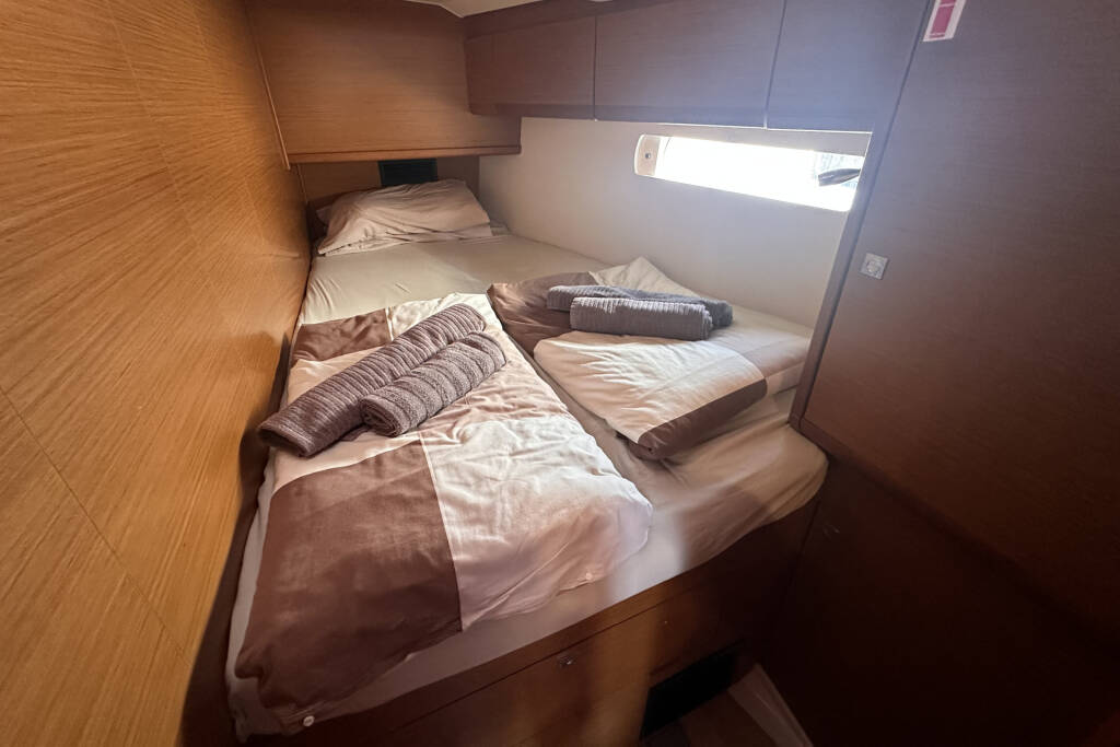 Sailing yacht Sun Odyssey 519 Alea