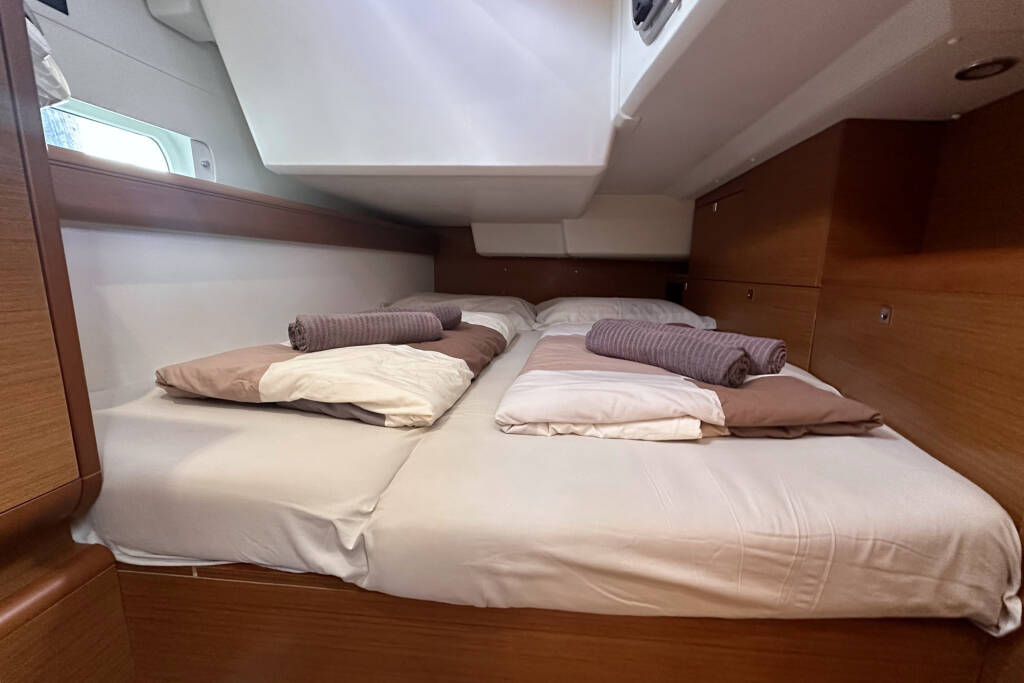 Sailing yacht Sun Odyssey 519 Alea
