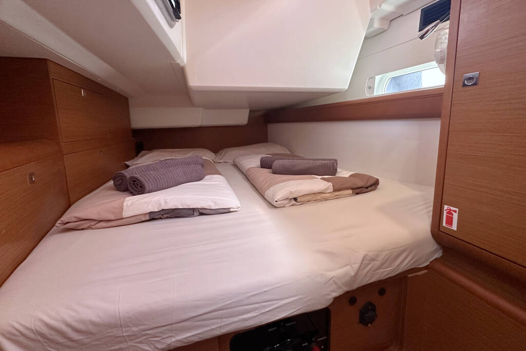 Sailing yacht Sun Odyssey 519 Alea