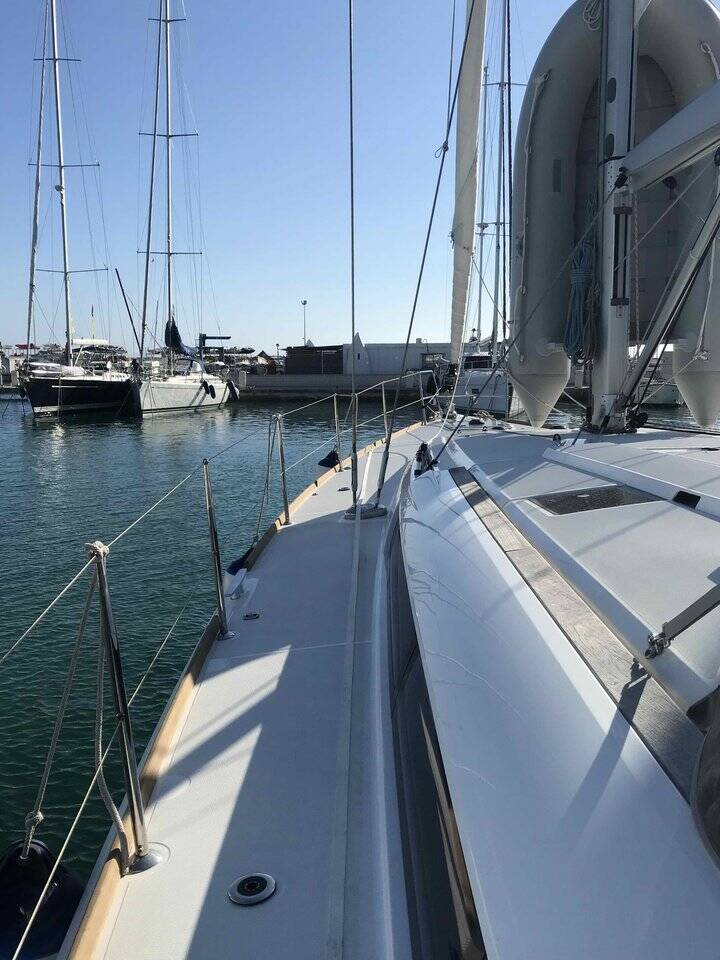 Sailing yacht Sun Odyssey 519 Simba