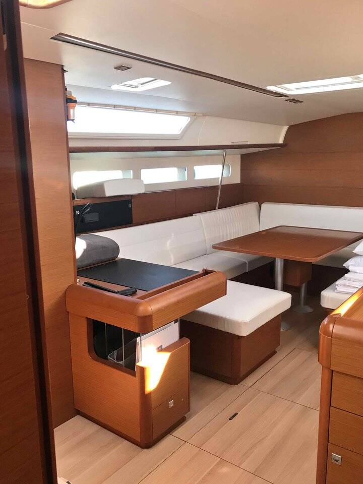 Sailing yacht Sun Odyssey 519 Simba