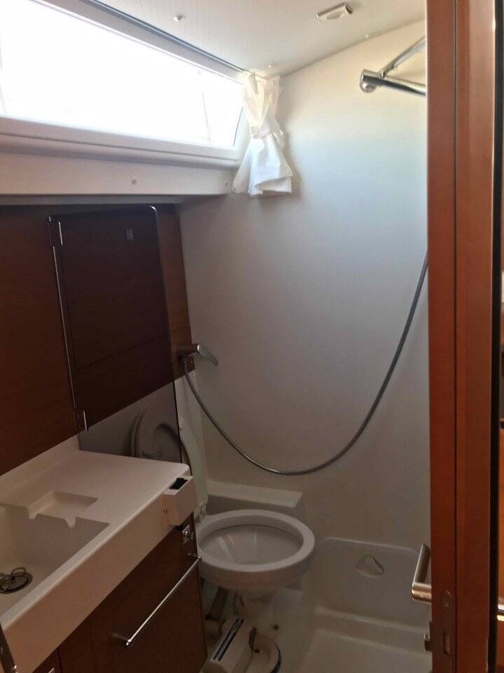 Sailing yacht Sun Odyssey 519 Simba