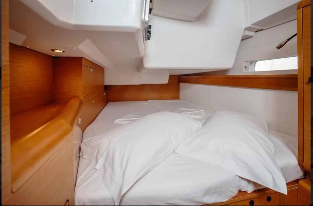Sailing yacht Sun Odyssey 519 Kalos