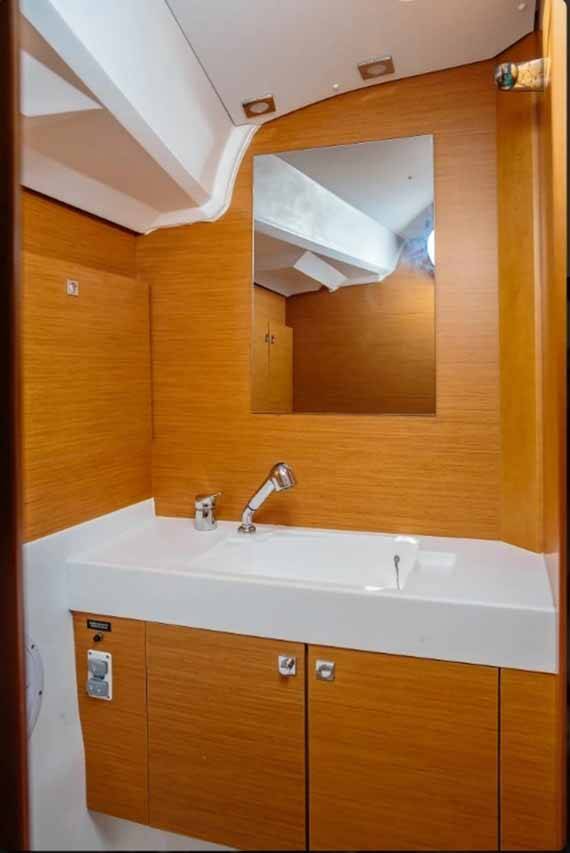 Sailing yacht Sun Odyssey 519 Kalos