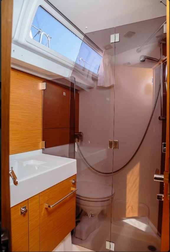 Sailing yacht Sun Odyssey 519 Kalos