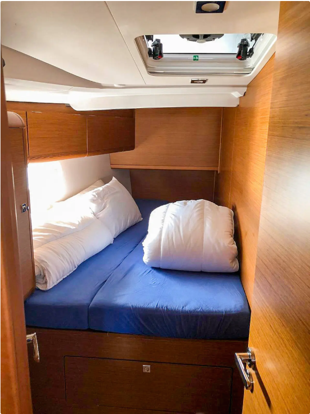 Sailing yacht Sun Odyssey 519 Misty