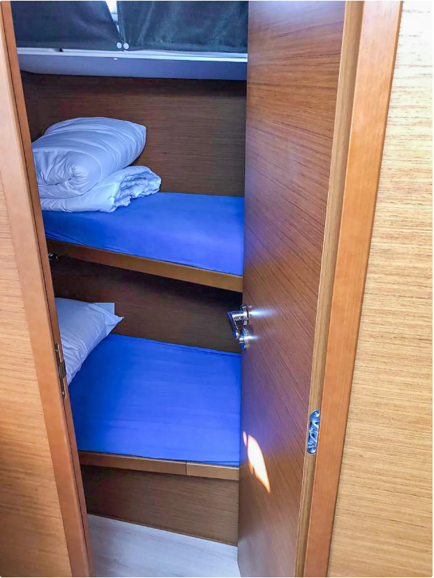 Sailing yacht Sun Odyssey 519 Misty