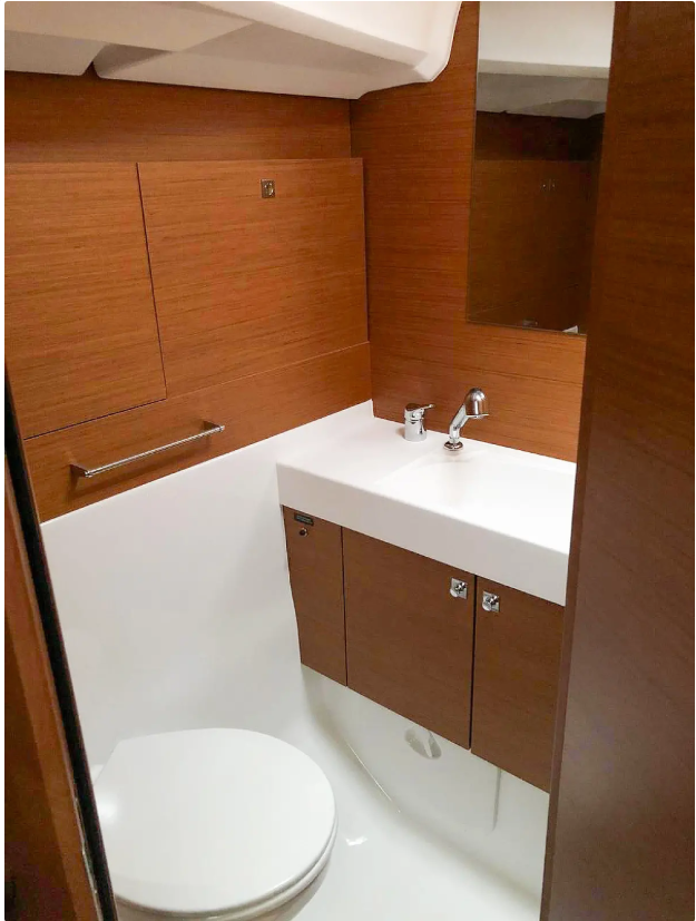 Sailing yacht Sun Odyssey 519 Misty