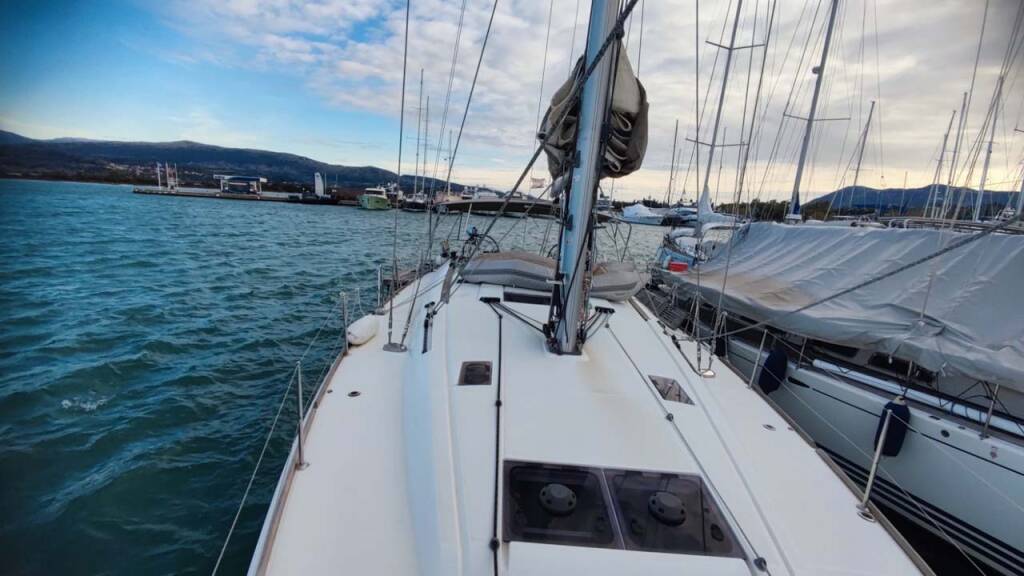 Sailing yacht Sun Odyssey 519 Alf