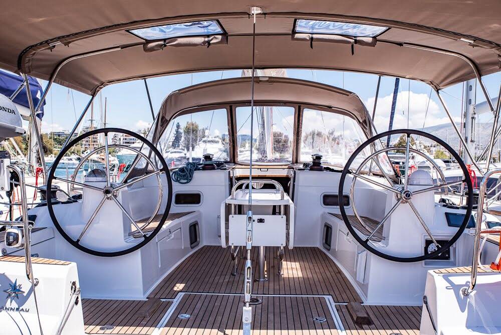 Sailing yacht Sun Odyssey 519 Pinta