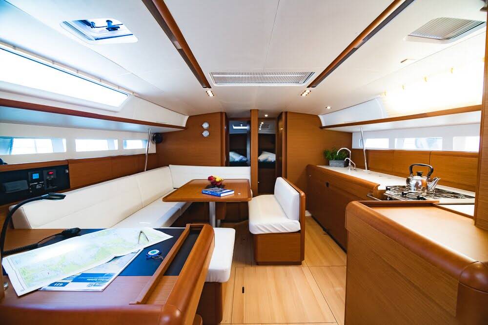 Sailing yacht Sun Odyssey 519 Pinta