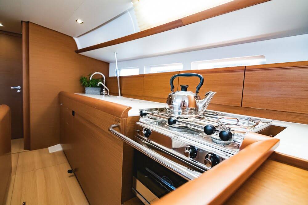 Sailing yacht Sun Odyssey 519 Pinta
