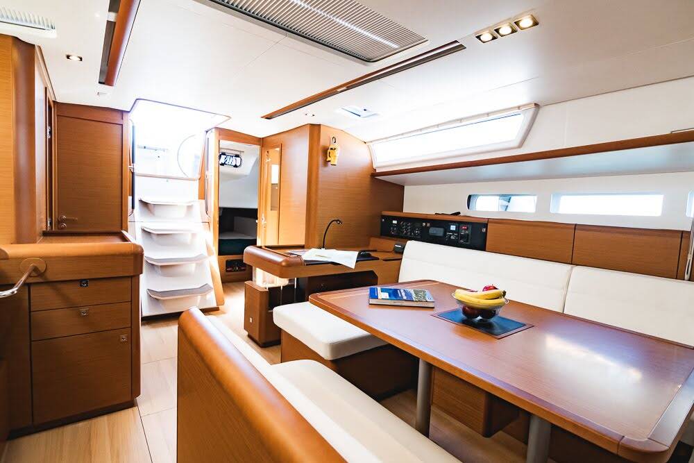 Sailing yacht Sun Odyssey 519 Pinta