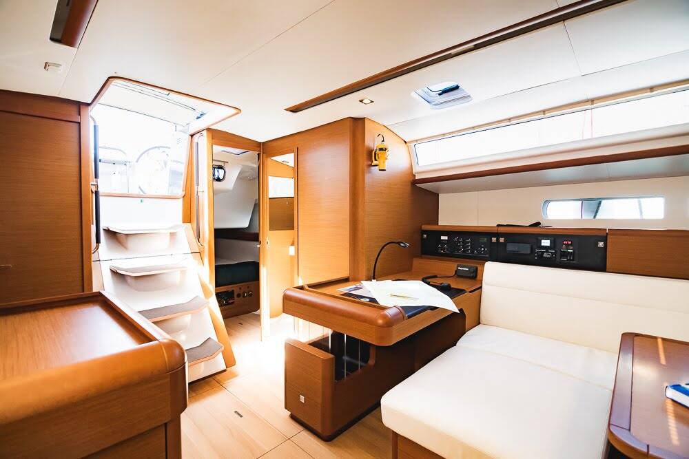 Sailing yacht Sun Odyssey 519 Pinta