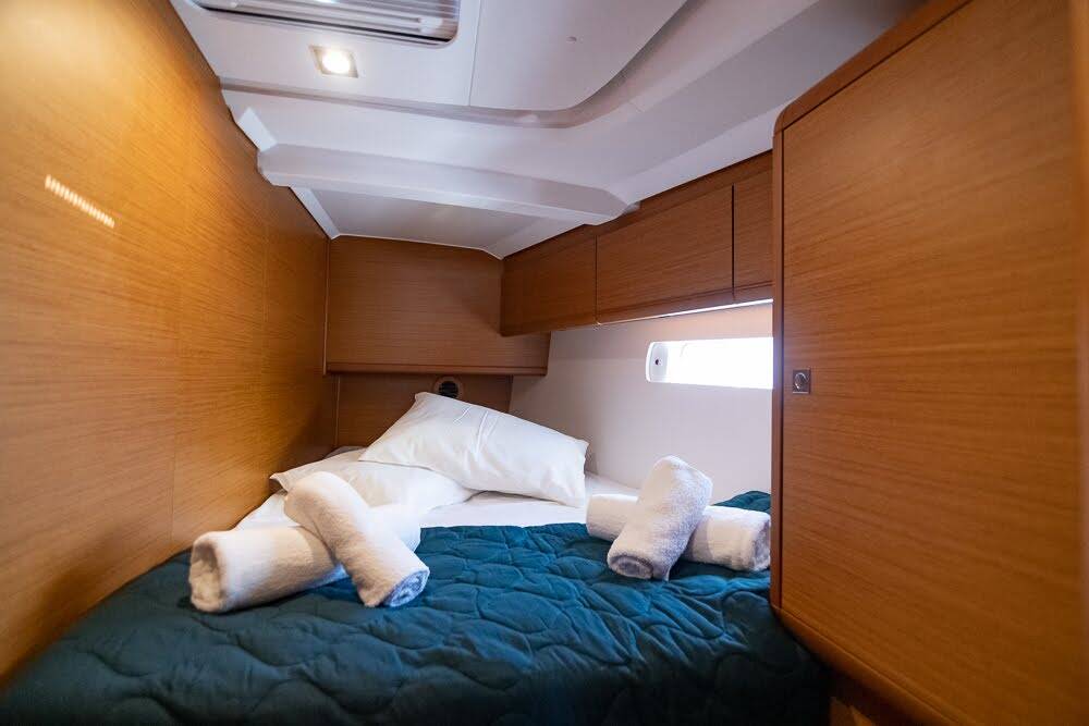Sailing yacht Sun Odyssey 519 Pinta