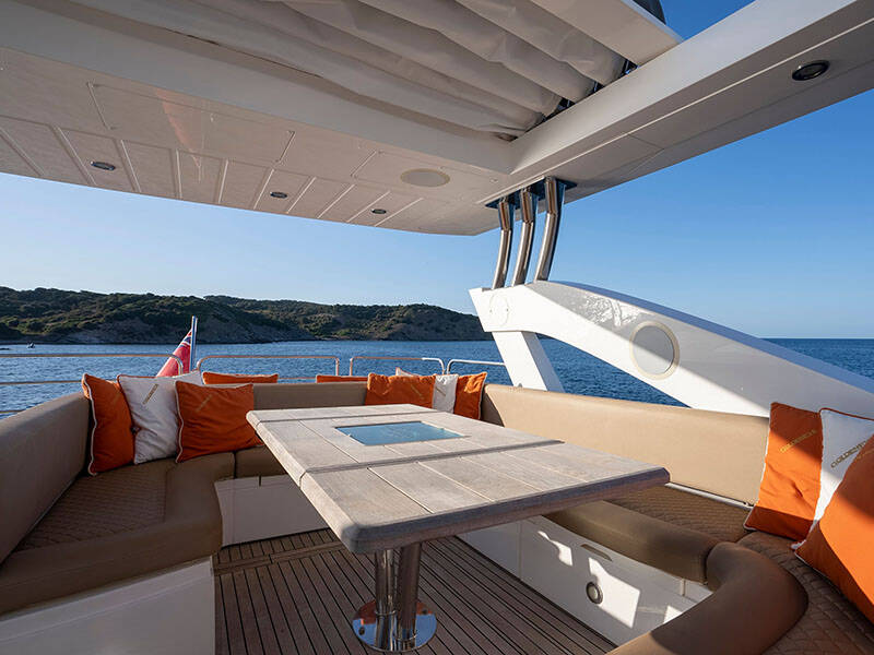 Motor yacht Sunseeker Manhattan 73 Goldeneye