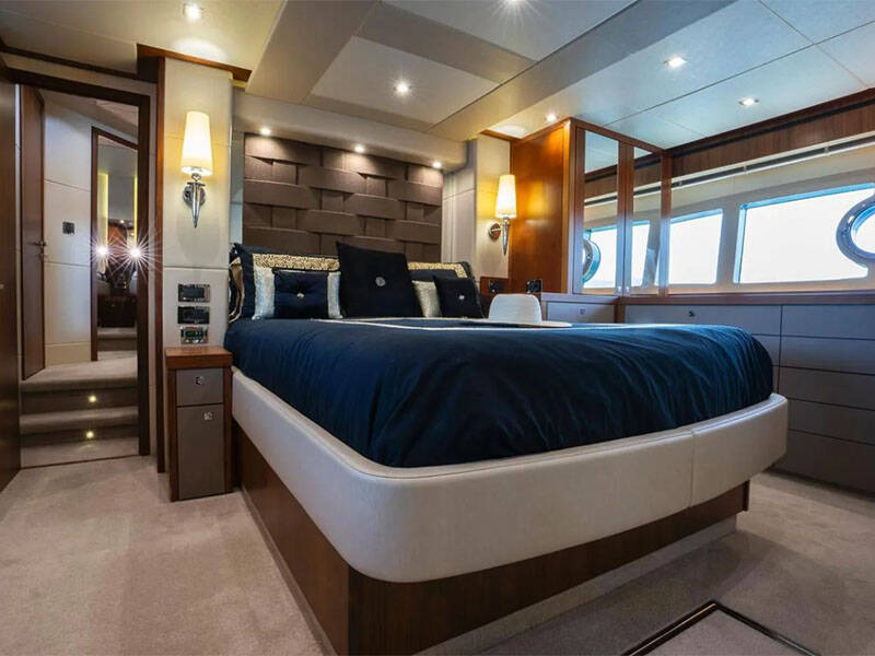 Motor yacht Sunseeker Manhattan 73 Goldeneye