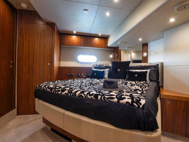 Motor yacht Sunseeker Manhattan 73 Goldeneye