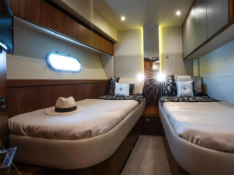 Motor yacht Sunseeker Manhattan 73 Goldeneye