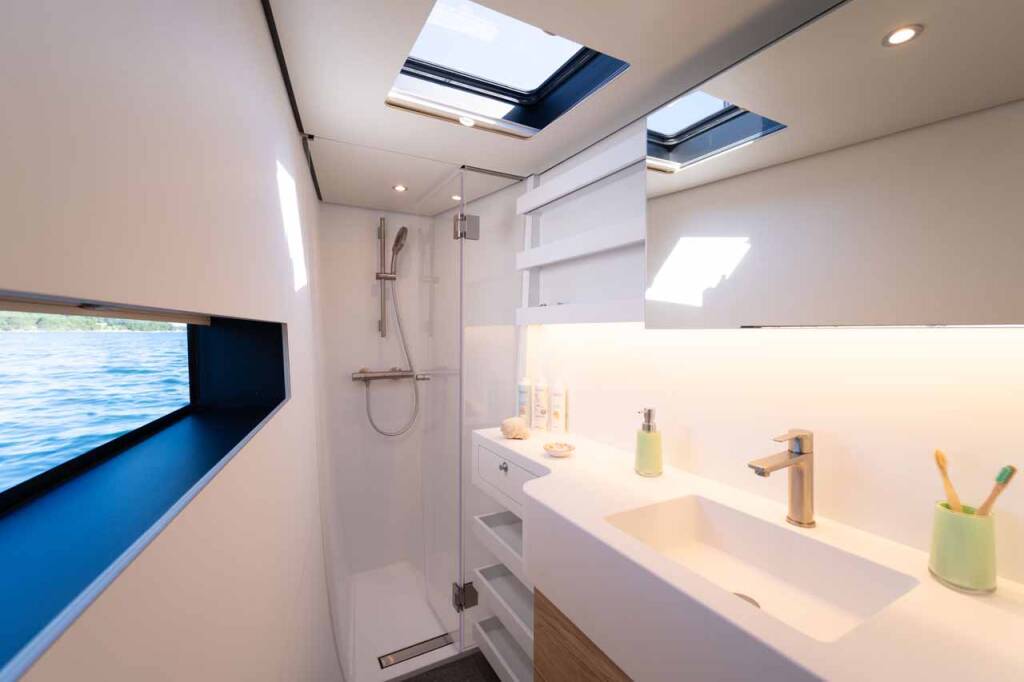 Catamaran Vaan R4 Electric Silence